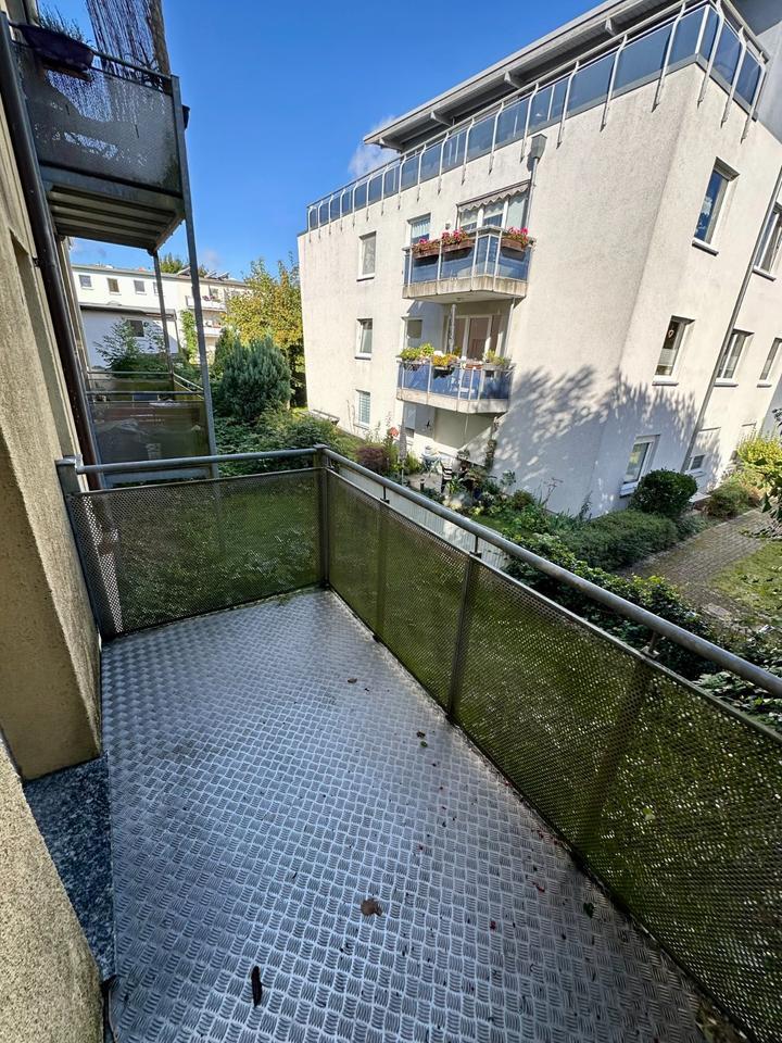 2 Zi. Hinterhaus, Feldstadt, sehr ruhig, Balkon, renovert ab sof.
