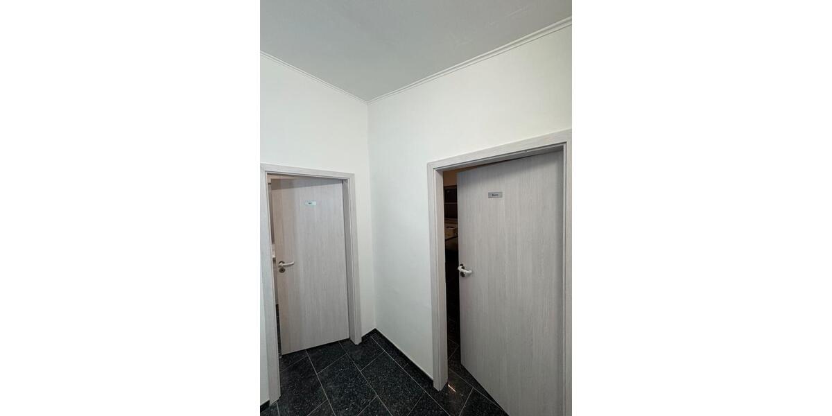 Büroraum mit Küche, 250m2 Stellplatz und vieles mehr zimmer