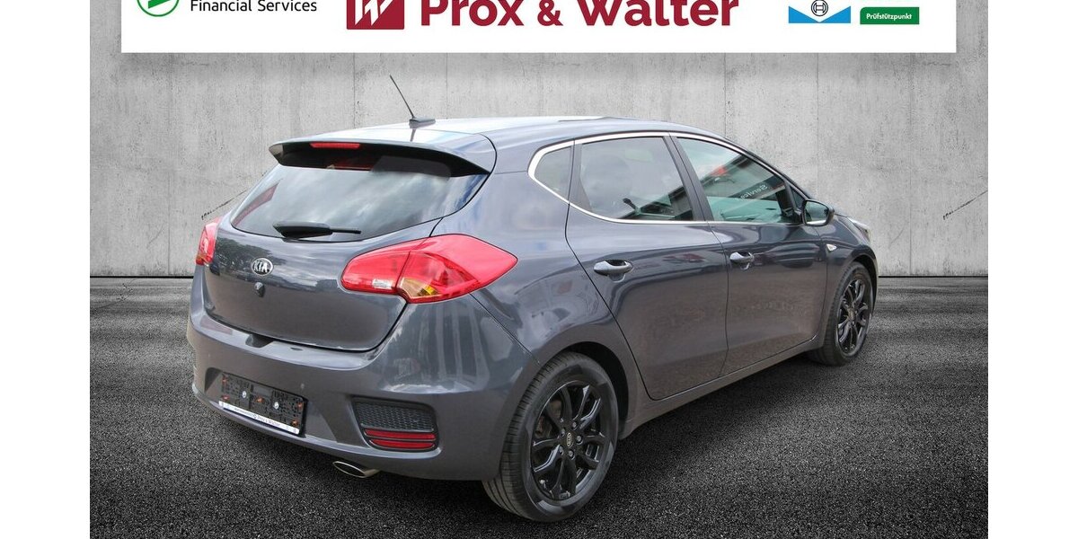 Kia cee´d T-GDI UEFA Euro NAVI+KAMERA+SITZHEIZUNG 84.807 km 10.700 &euro; Hagenow 19230