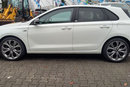Hyundai i30 36.725 km 16.490 &euro; Königs Wusterhausen - OT Niederlehme 15713
