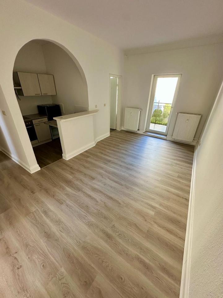 2 Zi. Hinterhaus, Feldstadt, sehr ruhig, Balkon, renovert ab sof.