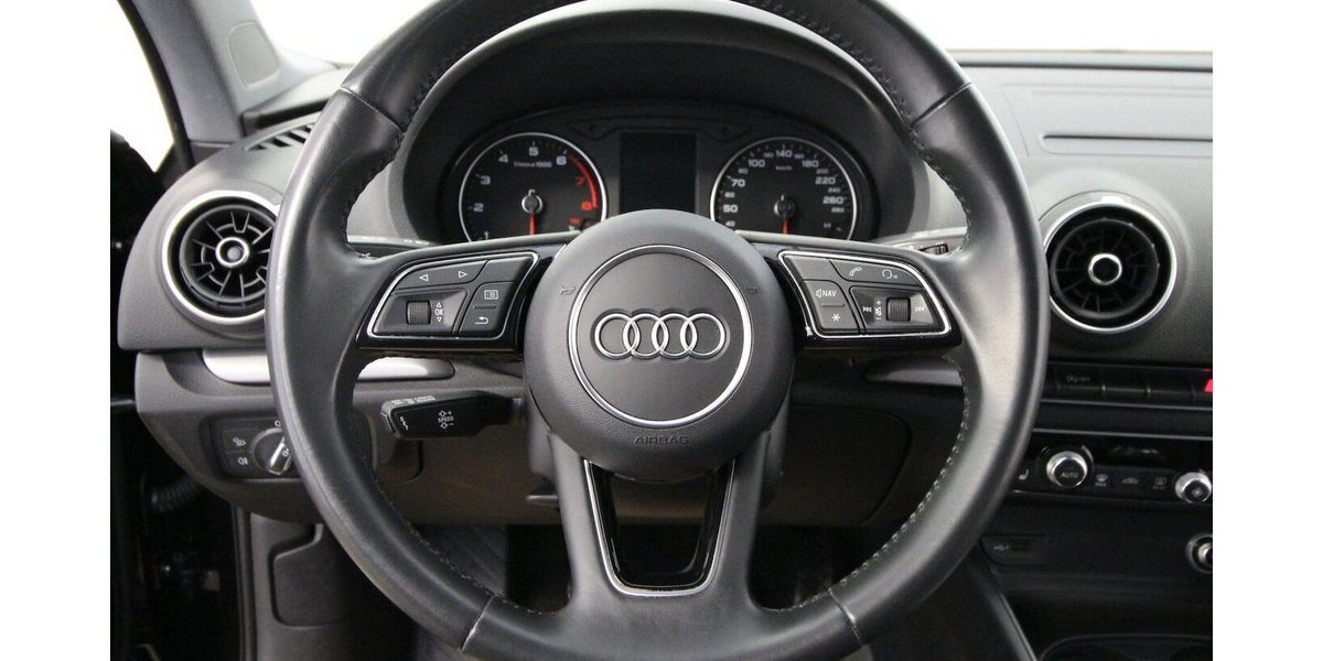 Audi A3 30 TFSI NAVI+TEMPOMAT+WINTER-PAKET+Bi-XENON 92.850 km 14.900 &euro; Hagenow 19230
