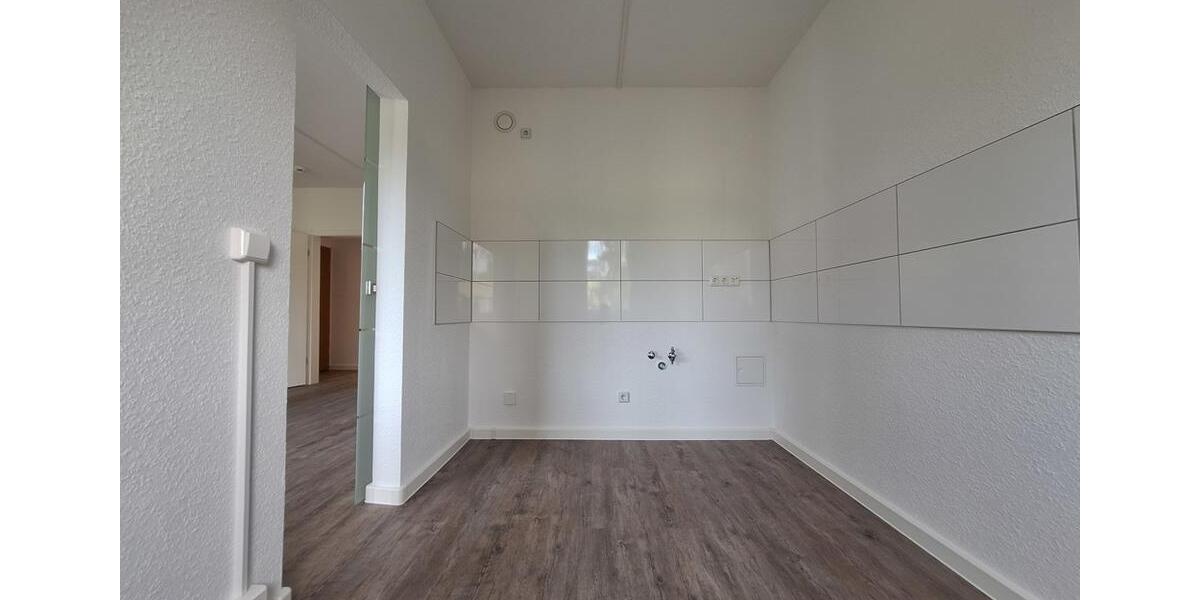 3-Raum Wohnung mit Dusche! 3 zimmer