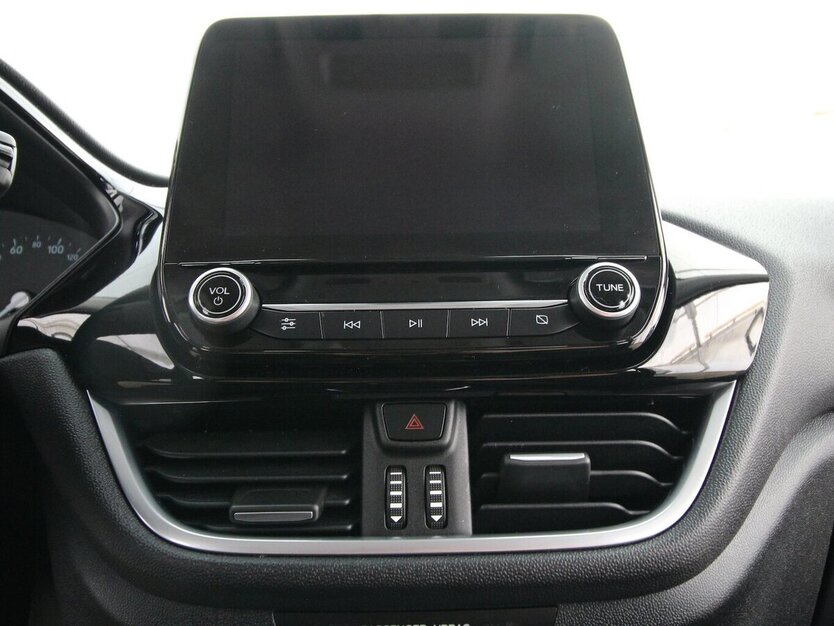 Ford Fiesta EcoBoost Titanium LED+TEMPOMAT+SITZHEIZ 65.414 km 13.500 € Hagenow 19230