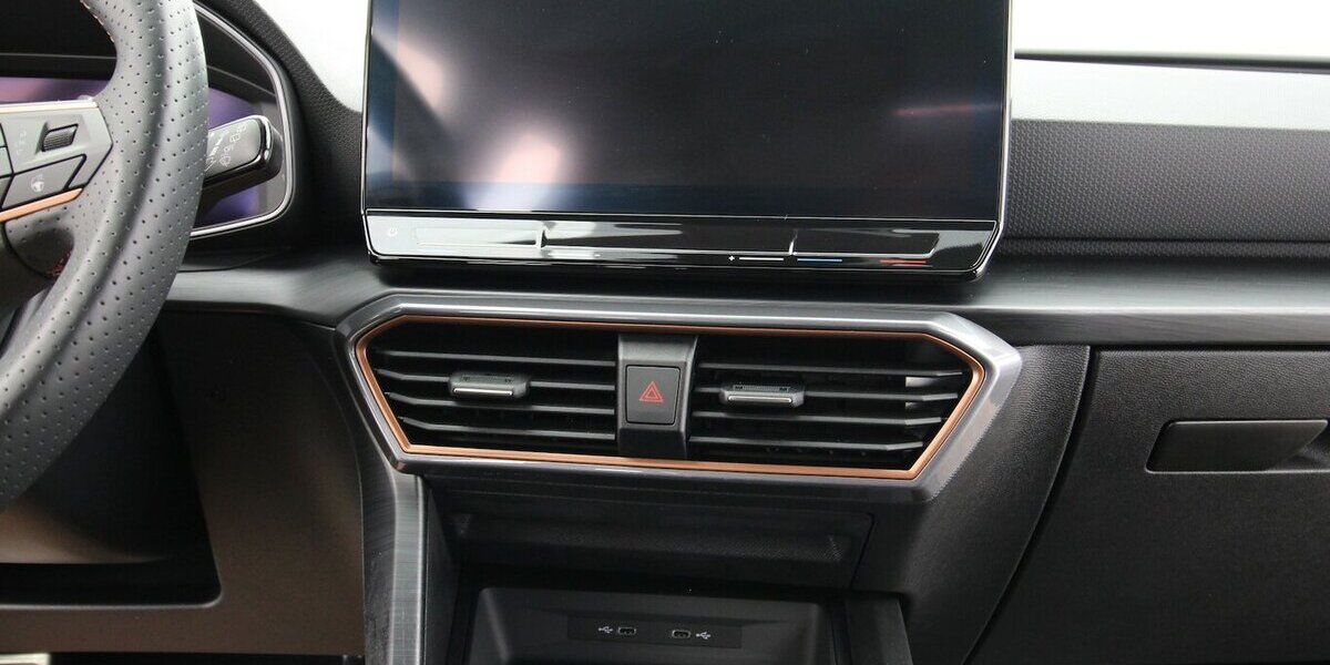 Cupra Leon Sportstourer e-HYBRID 6-DSG NAVI+LED+KAMERA 14.022 km 27.990 &euro; Hagenow 19230