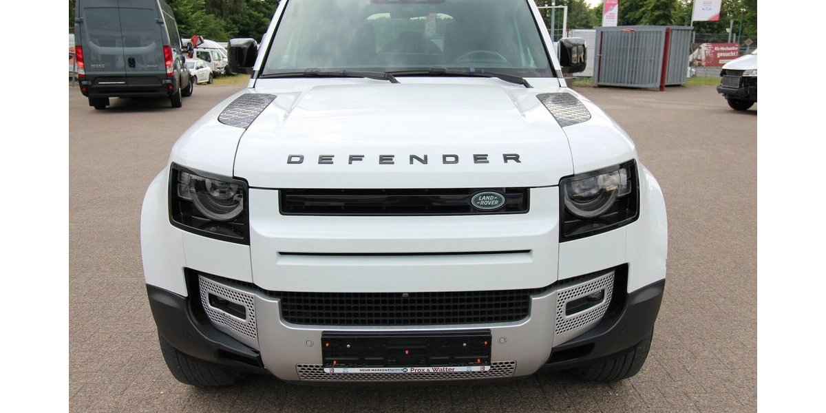 Land Rover Defender D240 2.0 SE AWD LED+AHK+PANO+MEMORY+ACC 72.263 km 43.911 &euro; Hagenow 19230