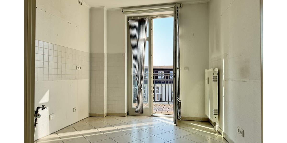 Wohnen mit Weltkulturerbe: 2-Zimmer-Wohnung mit Balkon, Fahrstuhl & Ausblick - Etagenwohnung Schwerin Altstadt | Angebot:26614880