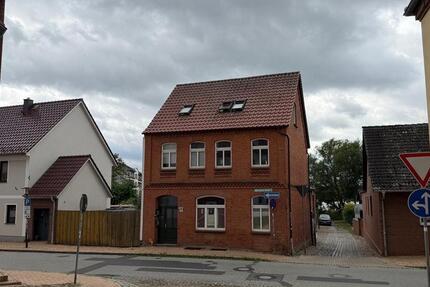 Haus Crivitz - 10 Zimmer, 172 m&sup2;, 209.000&euro; | Angebot:27438249