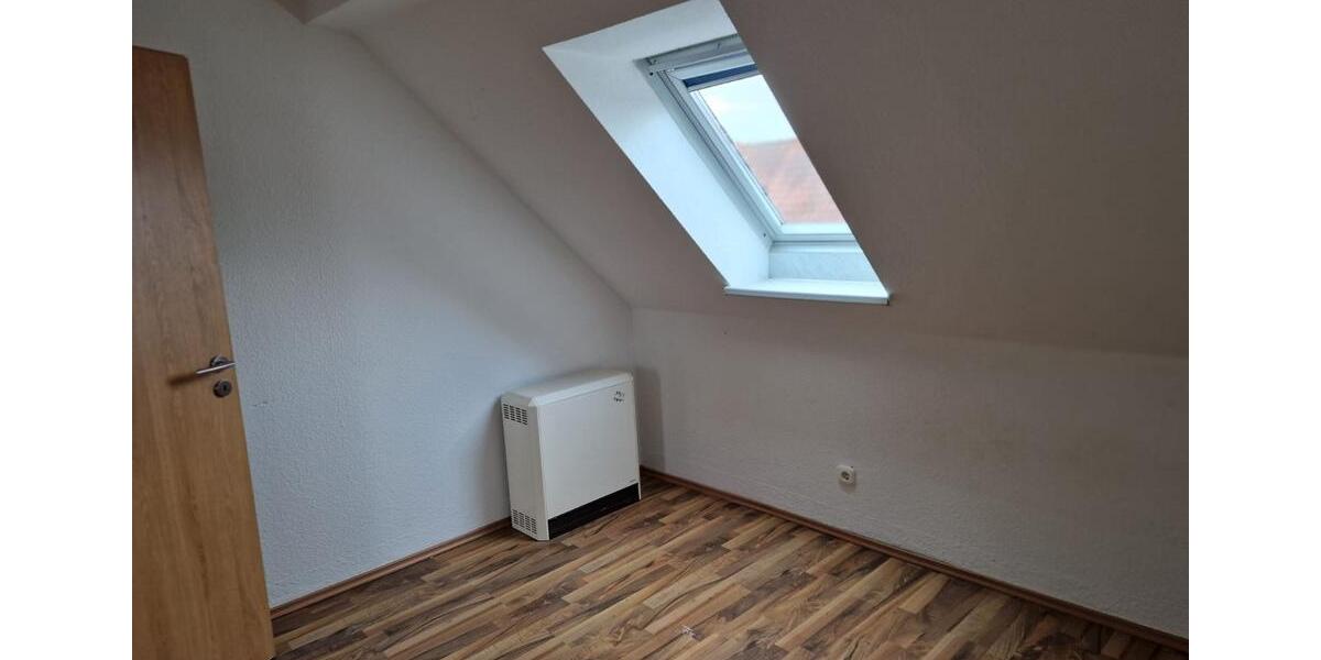 Dachgeschoßwohnung Crivitz - 3 Zimmer, 45 m&sup2;, 270&euro; | Angebot:24886357
