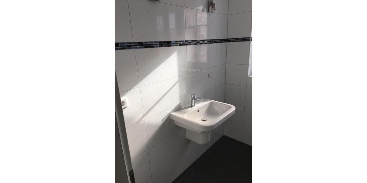 Etagenwohnung Schwerin Gartenstadt - 3 Zimmer, 78 m&sup2;, 825&euro; | Angebot:26057842