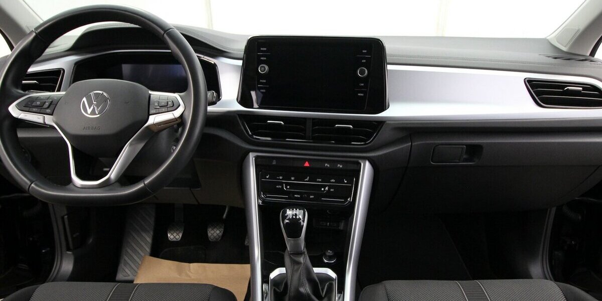 VW T-Roc TSI Life LED+KAMERA+WINTER-PAKET+ACC 45.794 km 19.900 &euro; Hagenow 19230