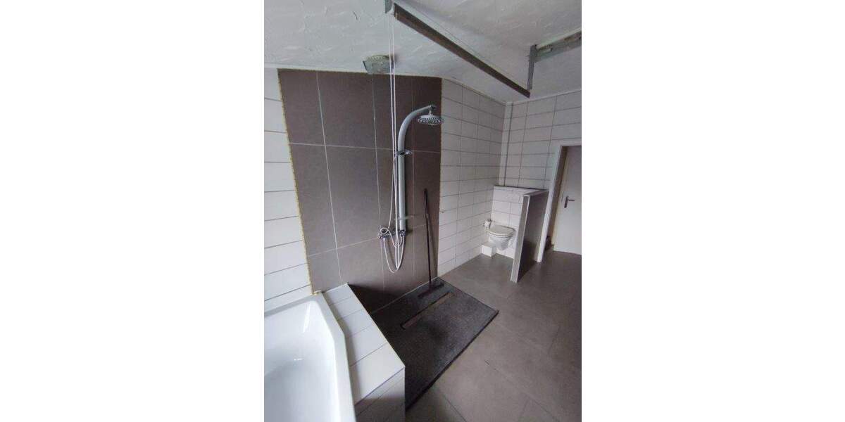 Etagenwohnung Schwerin Weststadt - 3 Zimmer, 103 m&sup2;, 900&euro; | Angebot:24609574