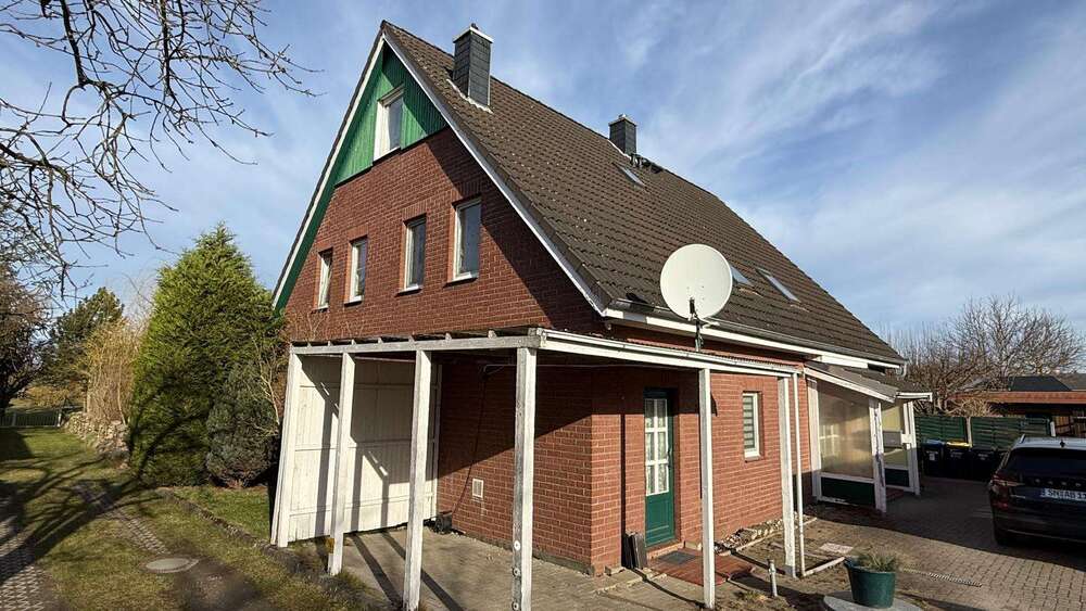 Einfamilienhaus Schwerin Friedrichsthal - 9 Zimmer, 236 m&sup2;, 410.000&euro; | Angebot:26891102