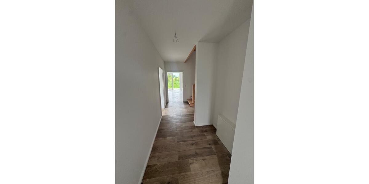Doppelhaushälfte Sternberg - 4 Zimmer, 129 m&sup2;, 1.380&euro; | Angebot:26251491