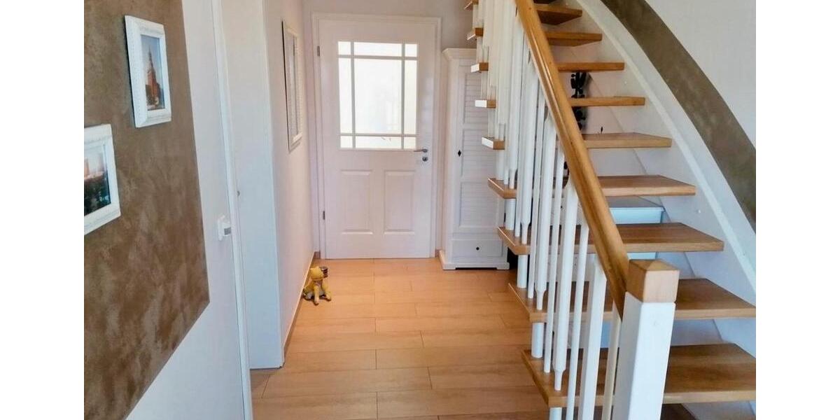 Einfamilienhaus Rastow - 6 Zimmer, 180 m&sup2;, 2.200&euro; | Angebot:25641665