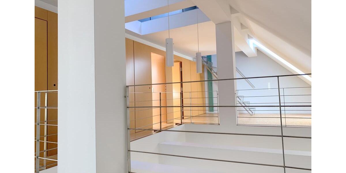 5-Raum-Wohnung mit großer Dachterrasse und einzigartigem Blick auf die Paulskirche 5 zimmer