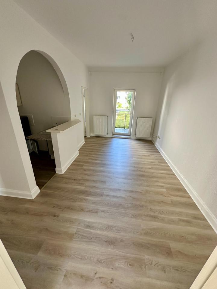 2 Zi. Hinterhaus, Feldstadt, sehr ruhig, Balkon, renovert ab sof.