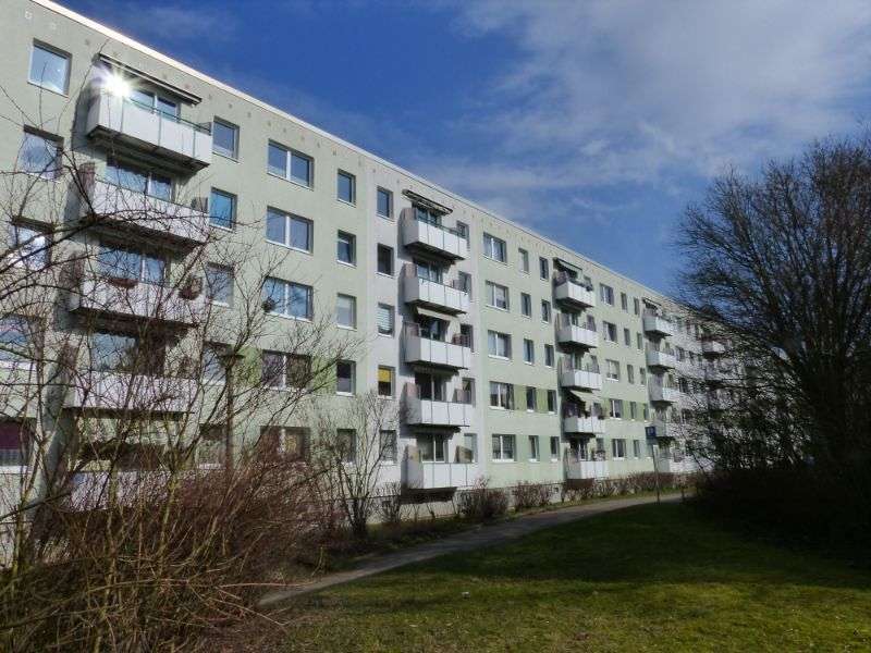 Wohnung zum Mieten in Schwerin 380 € 53.2 m²