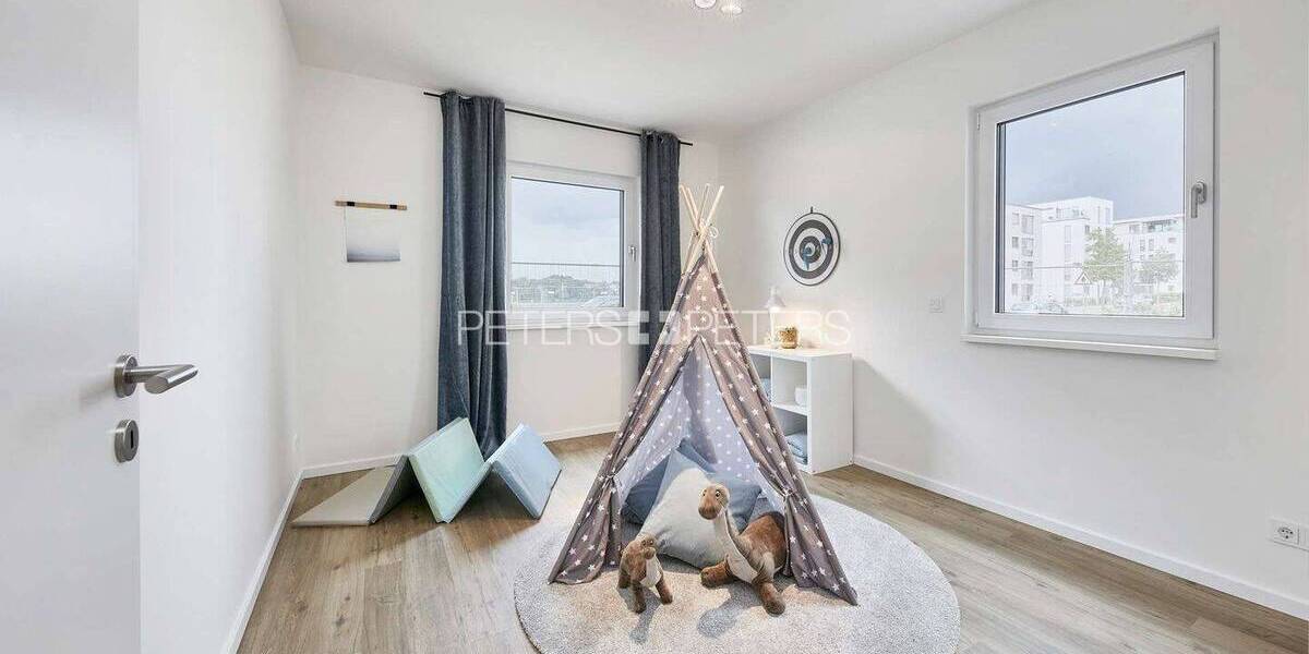 Etagenwohnung Schwerin Werdervorstadt - 4 Zimmer, 110 m&sup2;, 1.199&euro; | Angebot:26411222