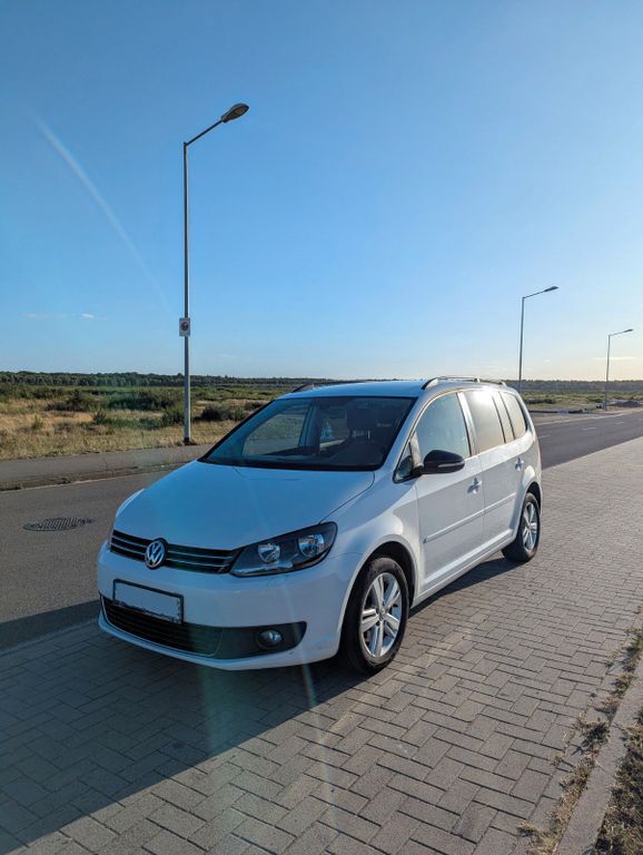 VW Touran 118.500 km 9.999 € Sülstorf 19077