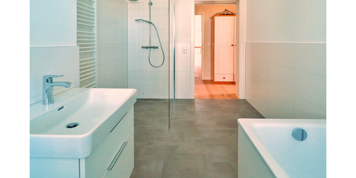 Schöner Wohnen am Schweriner See WaisenhausGärten wirklich 1. Reihe am Wasser - Etagenwohnung Schwerin Werdervorstadt | Angebot:26790961