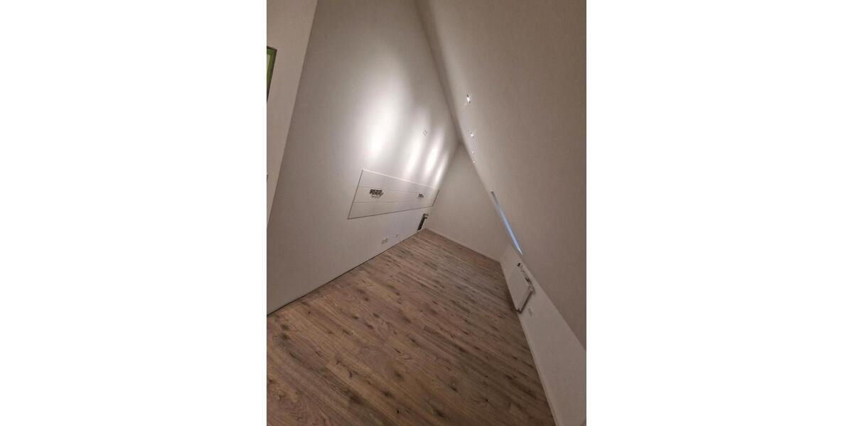 Bobitz Lichtdurchflutete & großzügige 70 m² DG-Wohnung mit Einbauküche, Stellplätzen & Haustieren willkommen – ruhig in DambeckBobitz 1 zimmer