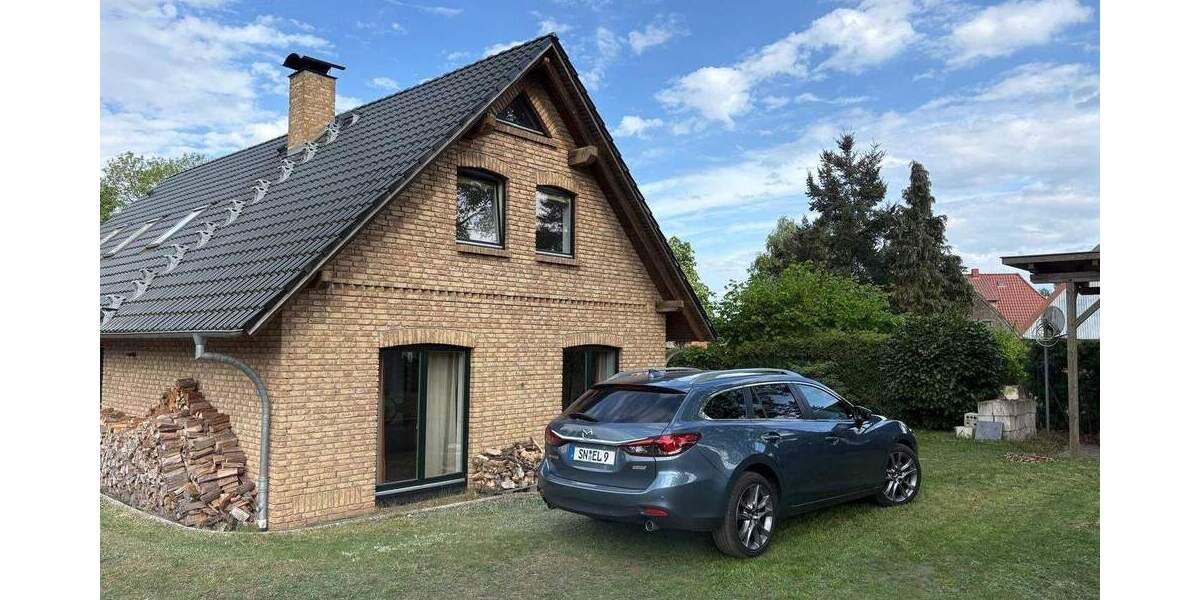 Großzügiges Einfamilienhaus mit Kamin und großem Grundstück zu kaufen! 5 zimmer