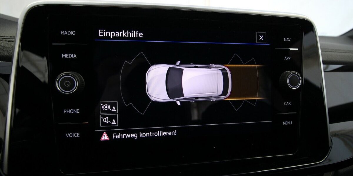 VW T-Roc TSI R-Line LED+ACC+SITZHEIZUNG 17.139 km 24.900 &euro; Hagenow 19230