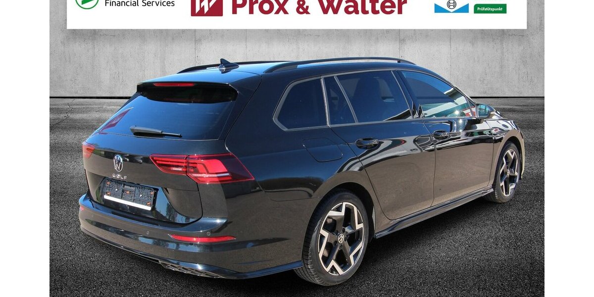 VW Golf VIII Variant 1.5 TSI R-Line LED+KAMERA+ACC 35.963 km 25.900 &euro; Hagenow 19230