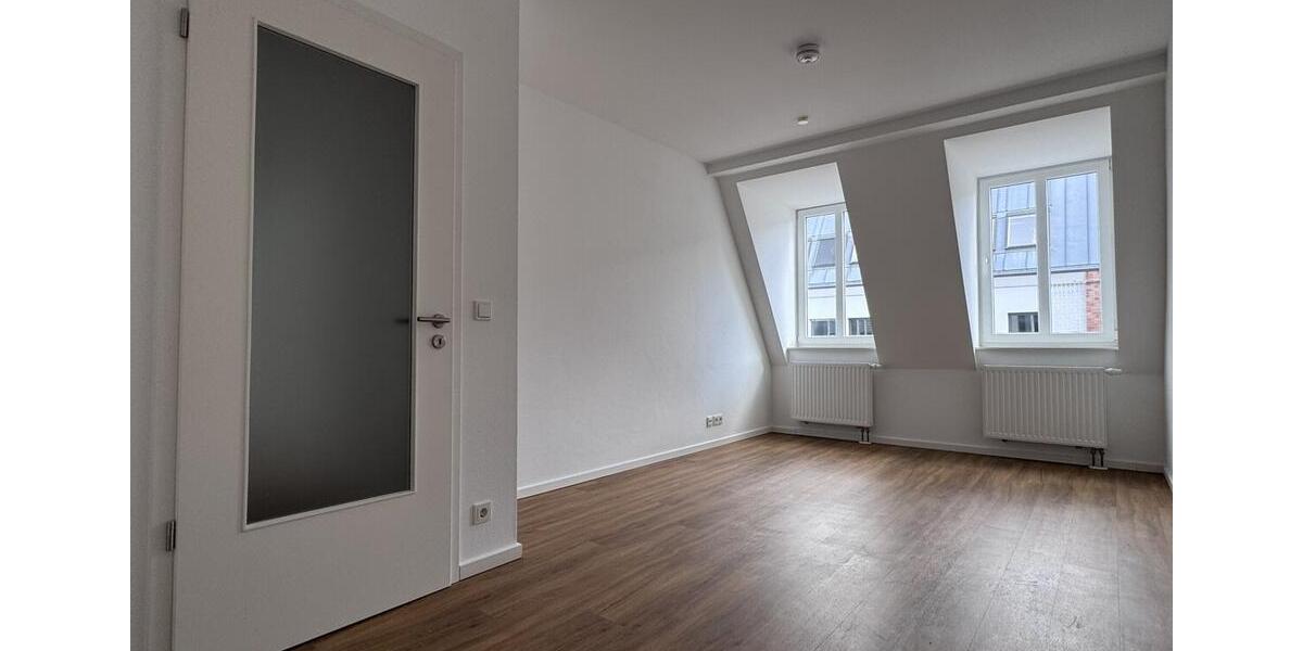 Dachgeschoßwohnung Schwerin - 3 Zimmer, 97 m&sup2;, 970&euro; | Angebot:25962486