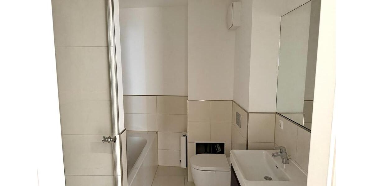 Etagenwohnung Schwerin Altstadt - 3 Zimmer, 90 m&sup2;, 1.230&euro; | Angebot:26194820