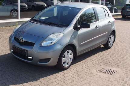 Toyota Yaris 102.507 km 5.498 &euro; Pampow 19075