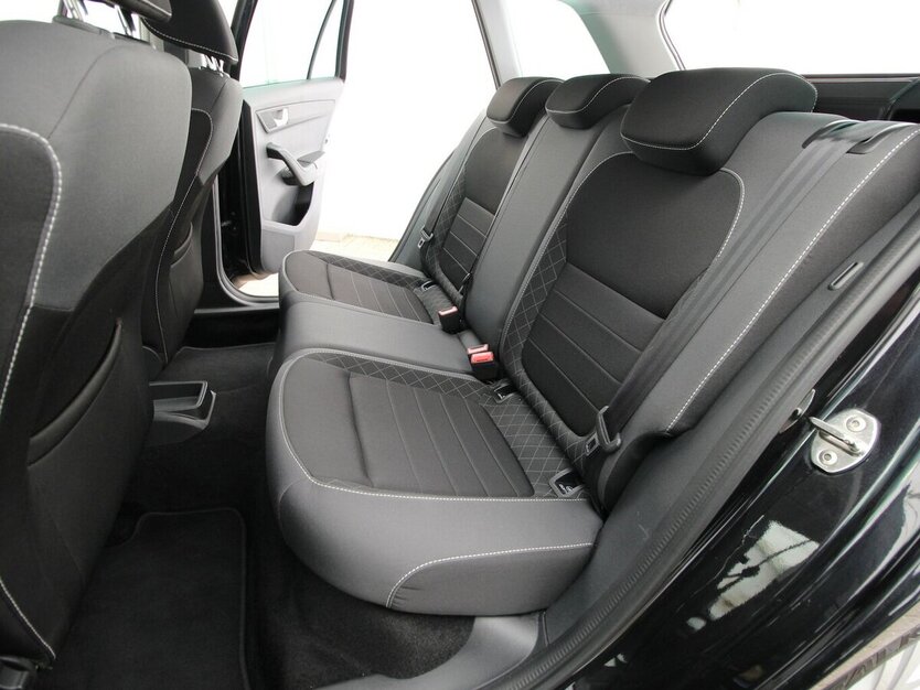 Skoda Fabia Combi TSI Ambition Plus KAMERA+SITZHEIZUNG 52.393 km 15.900 € Hagenow 19230