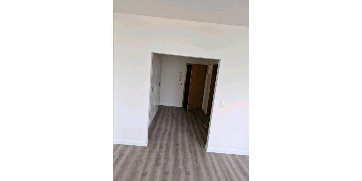 Etagenwohnung Schwerin Neumühle - 3 Zimmer, 76 m&sup2;, 850&euro; | Angebot:26199722