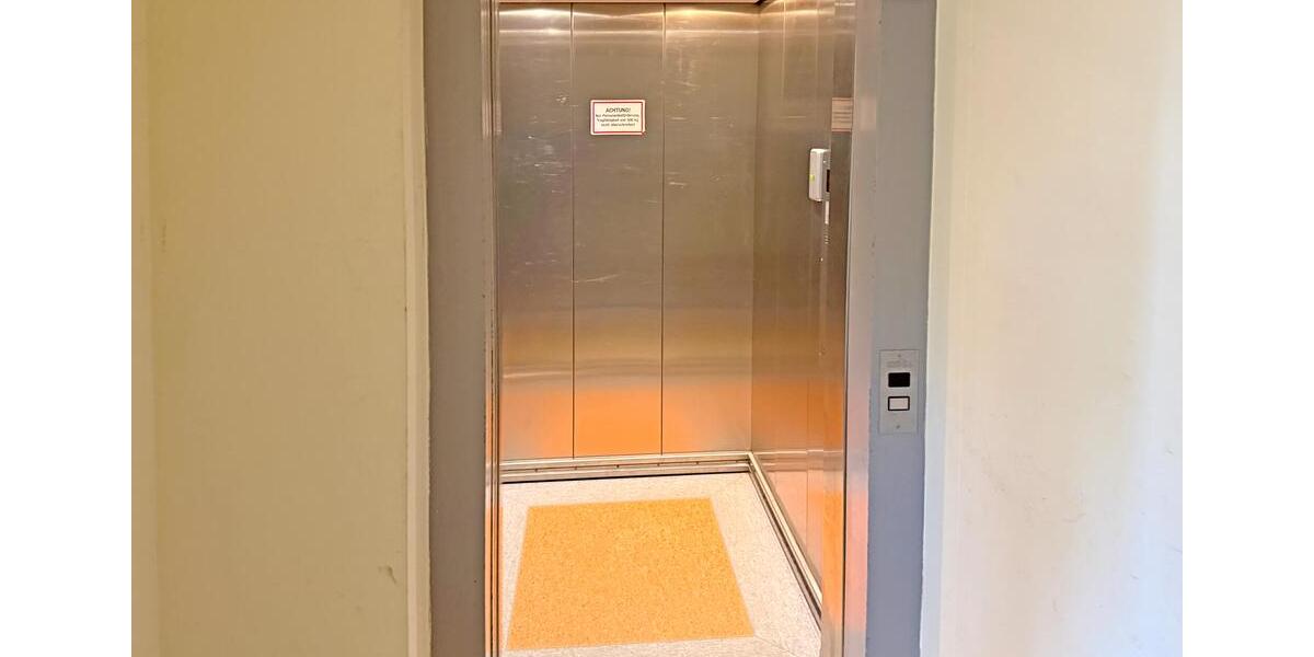 Etagenwohnung Schwerin - 1 Zimmer, 47 m&sup2;, 450&euro; | Angebot:26619094