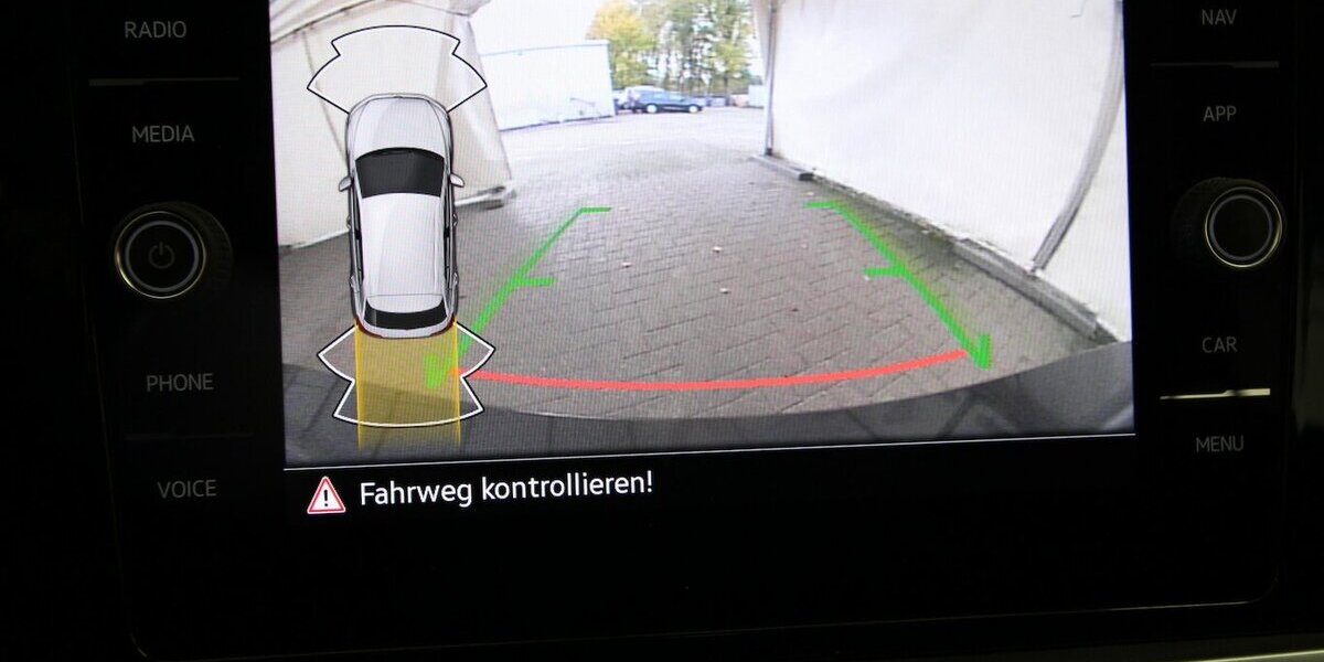 VW T-Roc TSI Life LED+KAMERA+WINTER-PAKET+ACC 45.794 km 19.900 &euro; Hagenow 19230