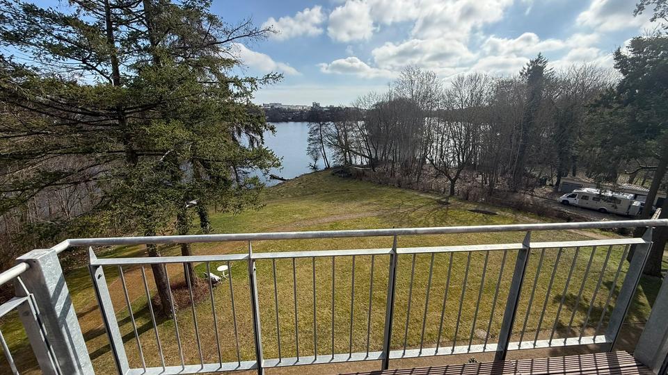 Dachgeschoßwohnung Schwerin Friedrichsthal - 4 Zimmer, 137 m&sup2;, 1.370&euro; | Angebot:25855164