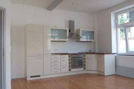 Mitten in der Stadt, fern vom Trubel: 2-Zimmer-Hofwohnung mit Balkon 2 zimmer