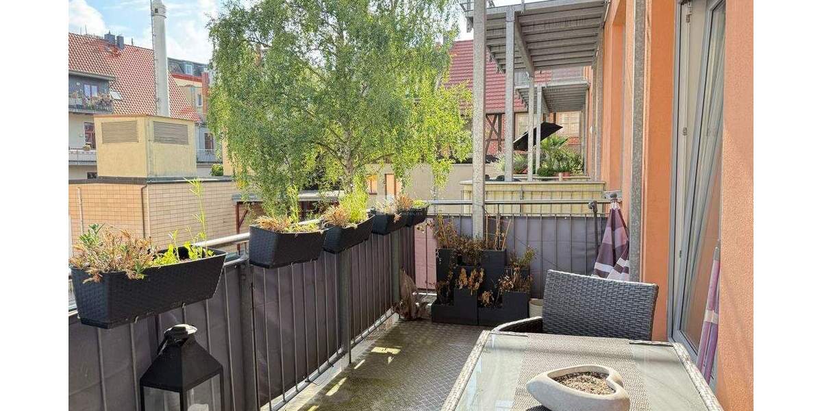 Mitten in der Stadt, fern vom Trubel: 2-Zimmer-Hofwohnung mit Balkon 2 zimmer