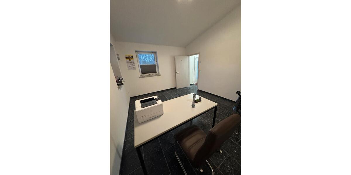 Büroraum mit Küche, 250m2 Stellplatz und vieles mehr zimmer