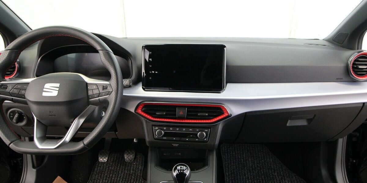 Seat Ibiza TSI OPF FR Sport NAVI+LED+WINTER-PAKET+ALU 16.977 km 18.590 &euro; Hagenow 19230