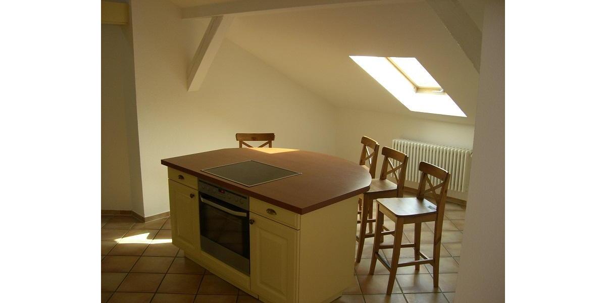 Dachgeschoßwohnung Schwerin Altstadt - 4 Zimmer, 120 m&sup2;, 1.100&euro; | Angebot:25783037