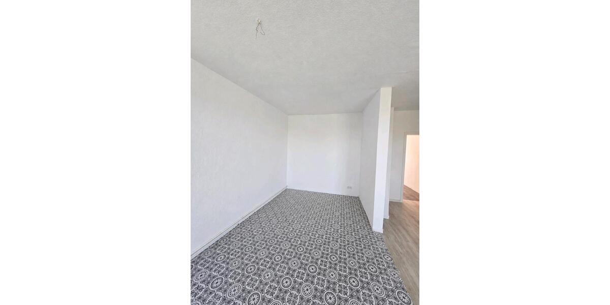 Etagenwohnung Schwerin - 4 Zimmer, 93 m&sup2;, 1.050&euro; | Angebot:26416830