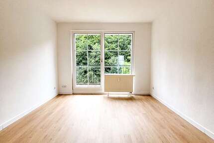 Wohnung Schwerin Gartenstadt - 3 Zimmer, 65 m&sup2;, 481&euro; | Angebot:27650173