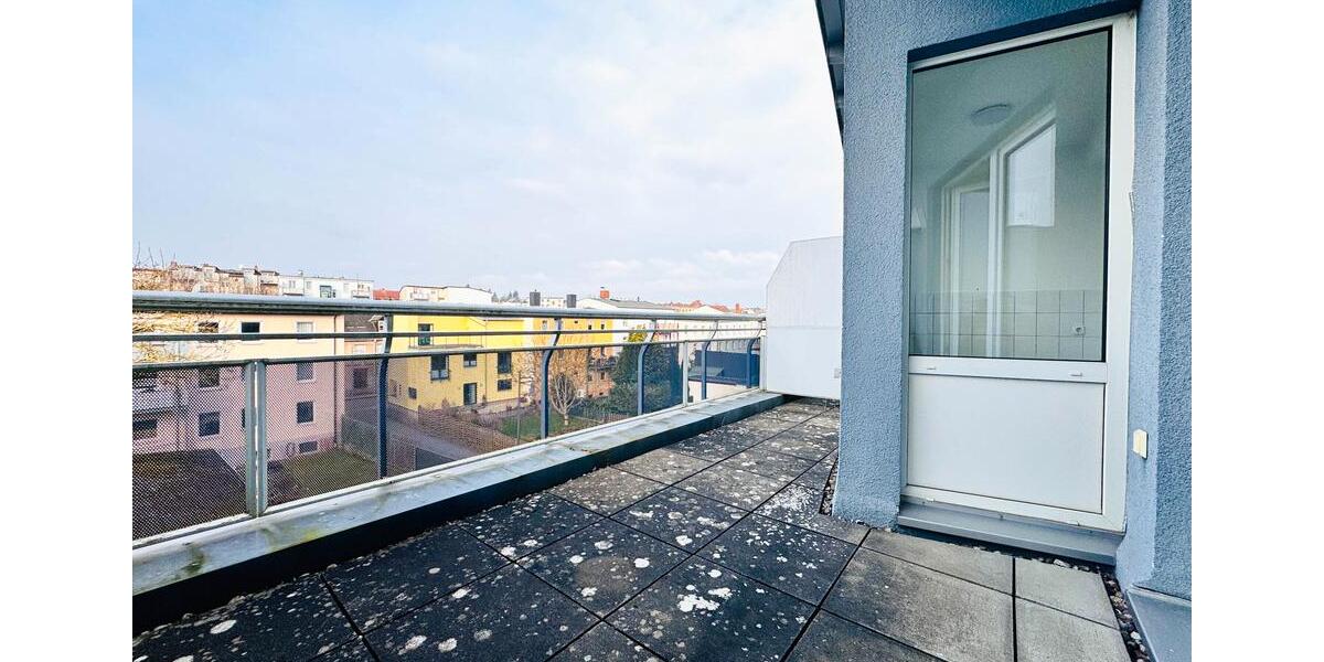 Dachgeschoßwohnung Schwerin - 3 Zimmer, 80 m&sup2;, 715&euro; | Angebot:26235413