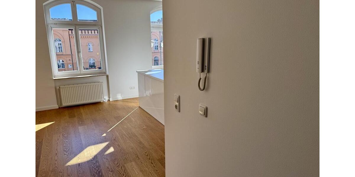 Etagenwohnung Schwerin Altstadt - 3 Zimmer, 90 m&sup2;, 1.230&euro; | Angebot:26194820
