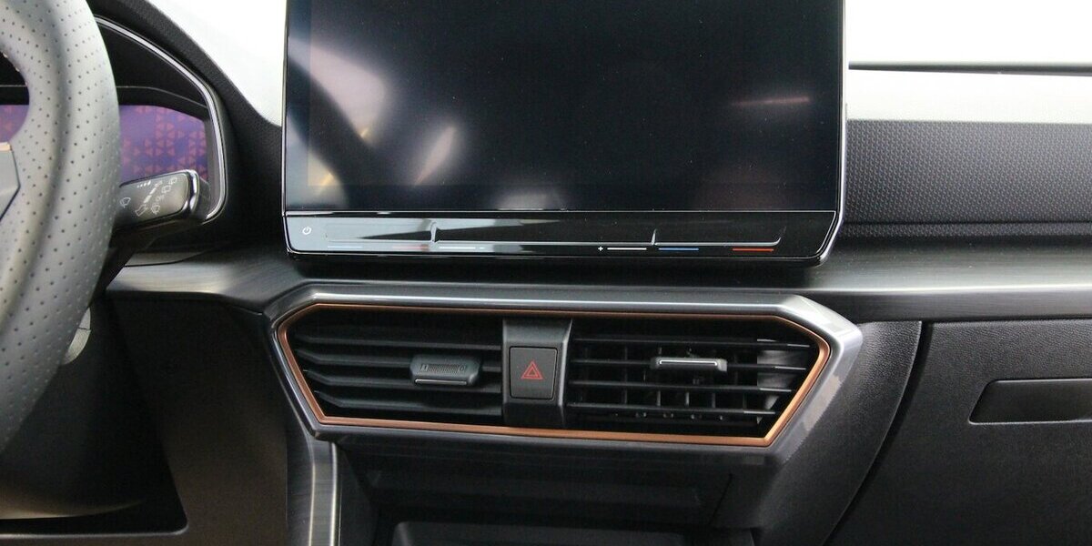 Cupra Leon Sportstourer e-HYBRID 6-DSG NAVI+LED+KAMERA 8.683 km 27.990 &euro; Hagenow 19230