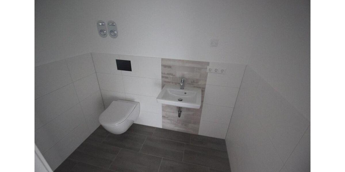 Erdgeschoßwohnung Schwerin Altstadt - 3 Zimmer, 110 m&sup2;, 1.540&euro; | Angebot:24495567