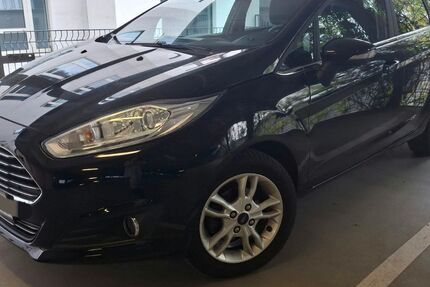 Ford Fiesta 118.700 km 5.990 &euro; Dorf Mecklenburg 23972
