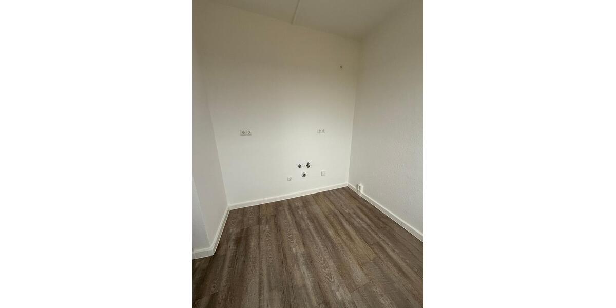 Helle 3-Zimmer-Wohnung mit Balkon in Schwerin 3 zimmer